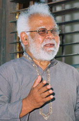 Artist Koya NKP Muthu speaking